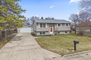 1204 E Park Hills Dr, Appleton, WI 54915 - Photo 46