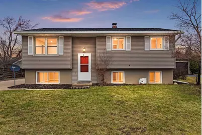 1204 E Park Hills Drive, Appleton, WI 54915 - Photo 2