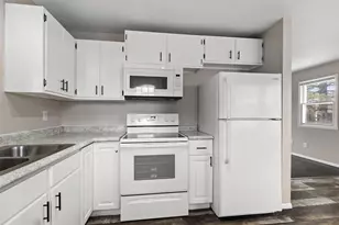 1204 E Park Hills Dr, Appleton, WI 54915 - Photo 8