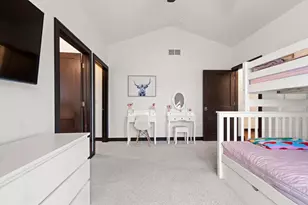 2875 Stone Creek Cir, Suamico, WI 54313 - Photo 40