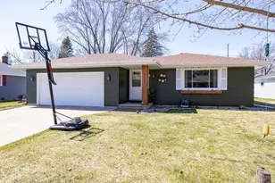 1131 Honeysuckle Ln, Neenah, WI 54956 - Photo 30