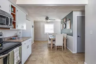 1131 Honeysuckle Ln, Neenah, WI 54956 - Photo 8