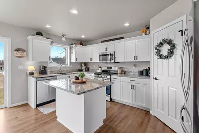 1221 Velsen Road, Green Bay, WI 54313 - Photo 14