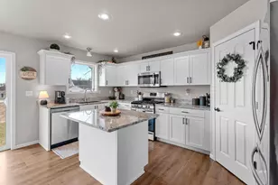 1221 Velsen Rd, Green Bay, WI 54313 - Photo 14