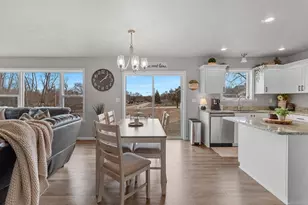 1221 Velsen Rd, Green Bay, WI 54313 - Photo 10