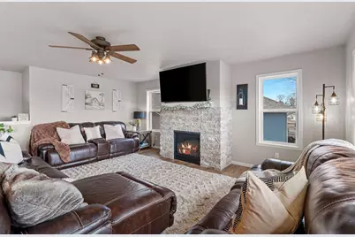 1221 Velsen Road, Green Bay, WI 54313 - Photo 6