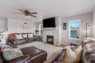 1221 Velsen Rd, Green Bay, WI 54313 - Photo 6