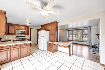 2121 Rose Frances Court, Green Bay, WI 54311 - Photo 8