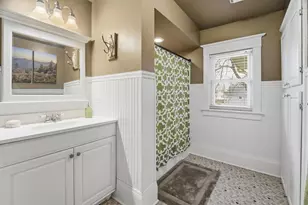 348 Broad St, Menasha, WI 54952 - Photo 28