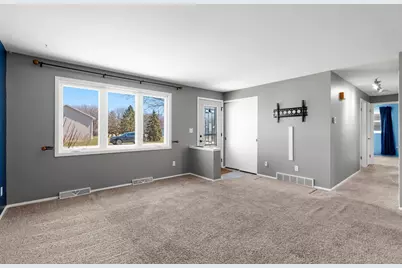 1146 Redwood Lane, Menasha, WI 54952 - Photo 4