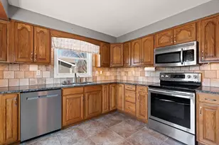 1146 Redwood Ln, Menasha, WI 54952 - Photo 12