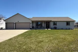 31 Greenbriar Ct, Fond du Lac, WI 54935 - Photo 1