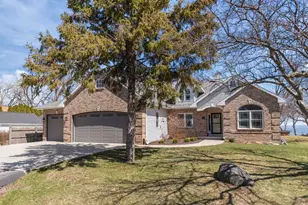 3366 Harbor Bay Rd, Oshkosh, WI 54901 - Photo 1