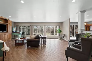 2763 S Memorial Dr, Green Bay, WI 54313 - Photo 6