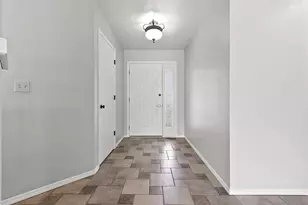 2763 S Memorial Dr, Green Bay, WI 54313 - Photo 18