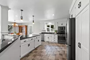 2763 S Memorial Dr, Green Bay, WI 54313 - Photo 8