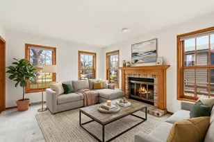 2415 Parkside Dr, Oshkosh, WI 54901 - Photo 4