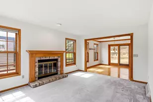 2415 Parkside Dr, Oshkosh, WI 54901 - Photo 6