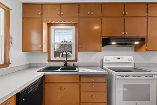 1619 Orchard Dr, Manitowoc, WI 54220 - Photo 14