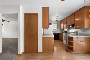 1619 Orchard Dr, Manitowoc, WI 54220 - Photo 12