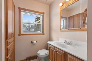 1619 Orchard Dr, Manitowoc, WI 54220 - Photo 22