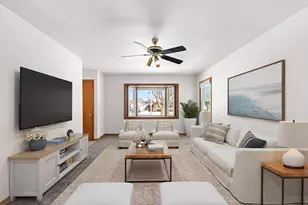 1619 Orchard Dr, Manitowoc, WI 54220 - Photo 2