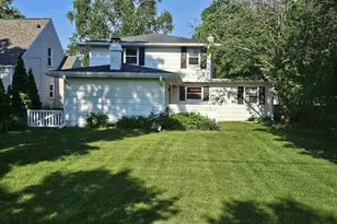 1823 N Alvin St, Appleton, WI 54911 - Photo 2