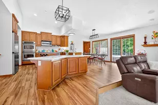 4424 Harbor Village Dr, Omro, WI 54963 - Photo 12