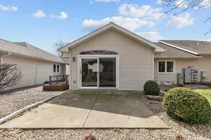 1274 W 18th Ave, Oshkosh, WI 54904 - Photo 2