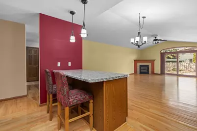 1274 W 18th Avenue, Oshkosh, WI 54904 - Photo 10