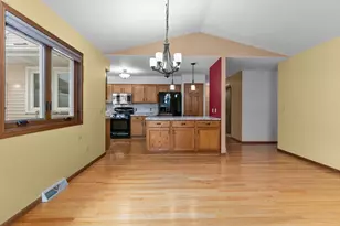 1274 W 18th Ave, Oshkosh, WI 54904 - Photo 14