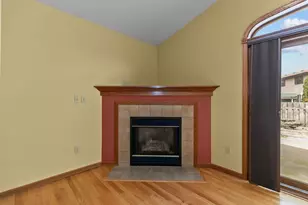 1274 W 18th Ave, Oshkosh, WI 54904 - Photo 18