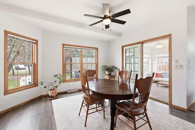 1081 S Violet Lane, Appleton, WI 54914 - Photo 8