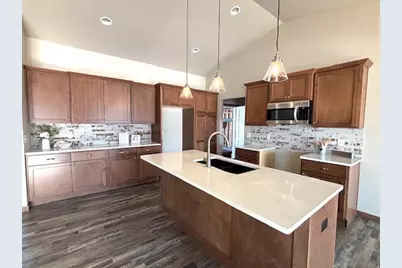 711 Reed Street, Neenah, WI 54956 - Photo 2
