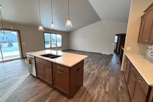 711 Reed St, Neenah, WI 54956 - Photo 4