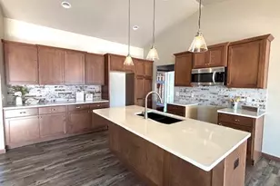 711 Reed St, Neenah, WI 54956 - Photo 2