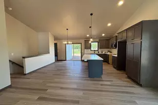 651 Reed St, Neenah, WI 54956 - Photo 8
