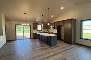 651 Reed St, Neenah, WI 54956 - Photo 2