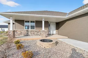 302 Willie Mays Cir, De Pere, WI 54115 - Photo 34