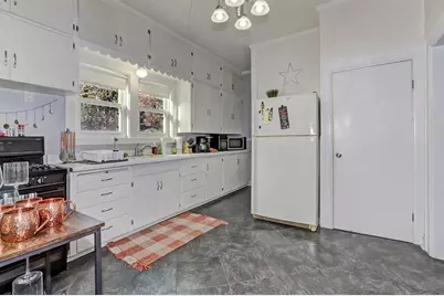 858 Vine Avenue, Oshkosh, WI 54901 - Photo 8