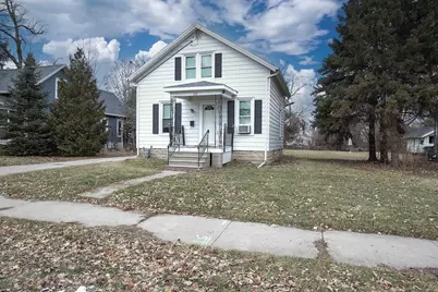 858 Vine Avenue, Oshkosh, WI 54901 - Photo 2