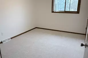 2519 Fond du Lac Rd, Oshkosh, WI 54902 - Photo 10