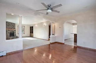 2046 Wayside Pl, Green Bay, WI 54311 - Photo 18