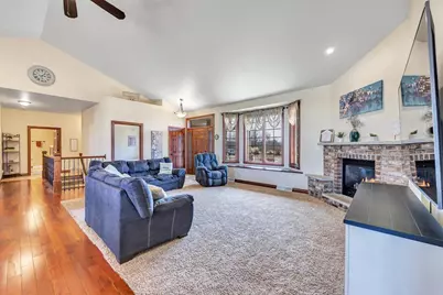 334 Whispering Creek Court, Green Bay, WI 54303 - Photo 10