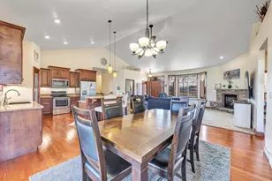 334 Whispering Creek Ct, Green Bay, WI 54303 - Photo 6