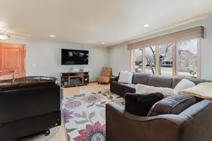 3127 Honey Creek Ct, Oshkosh, WI 54904 - Photo 2