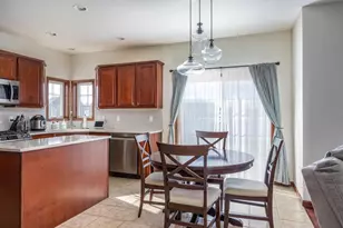 2195 Shadow Bend Ct, Neenah, WI 54956 - Photo 6