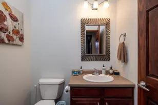 2195 Shadow Bend Ct, Neenah, WI 54956 - Photo 10