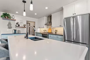 2041 Buckthorn Trl, Green Bay, WI 54304 - Photo 8