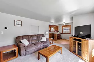 114 W Wilson Ave, Appleton, WI 54915 - Photo 6